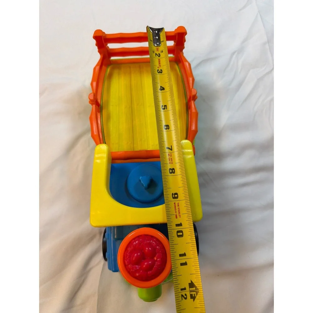 Fisher-Price Little People Choo-Choo Zoo Train CMP36 Musical Motorized Toy